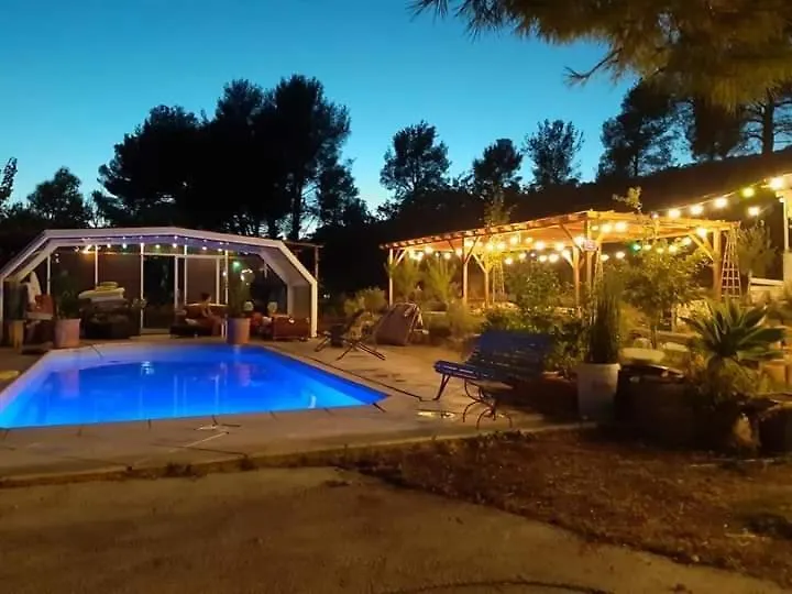 Chez Ben Et Rem Bed & Breakfast Eguilles